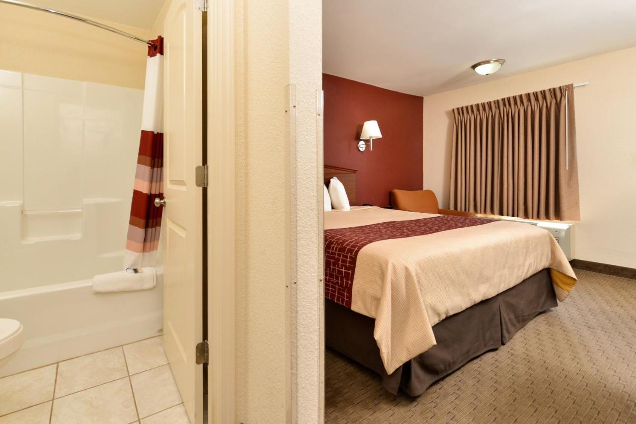 Red Roof Inn Долтон Экстерьер фото